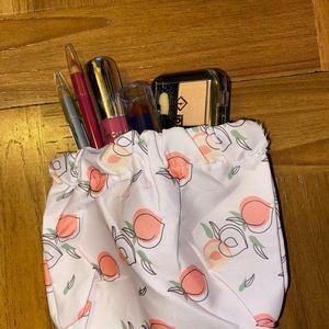 🌹 $10 or two for $12. Make up bundle! 40-60%off raffle ticket!